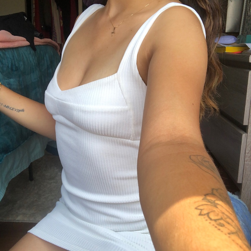 White bodycon dress